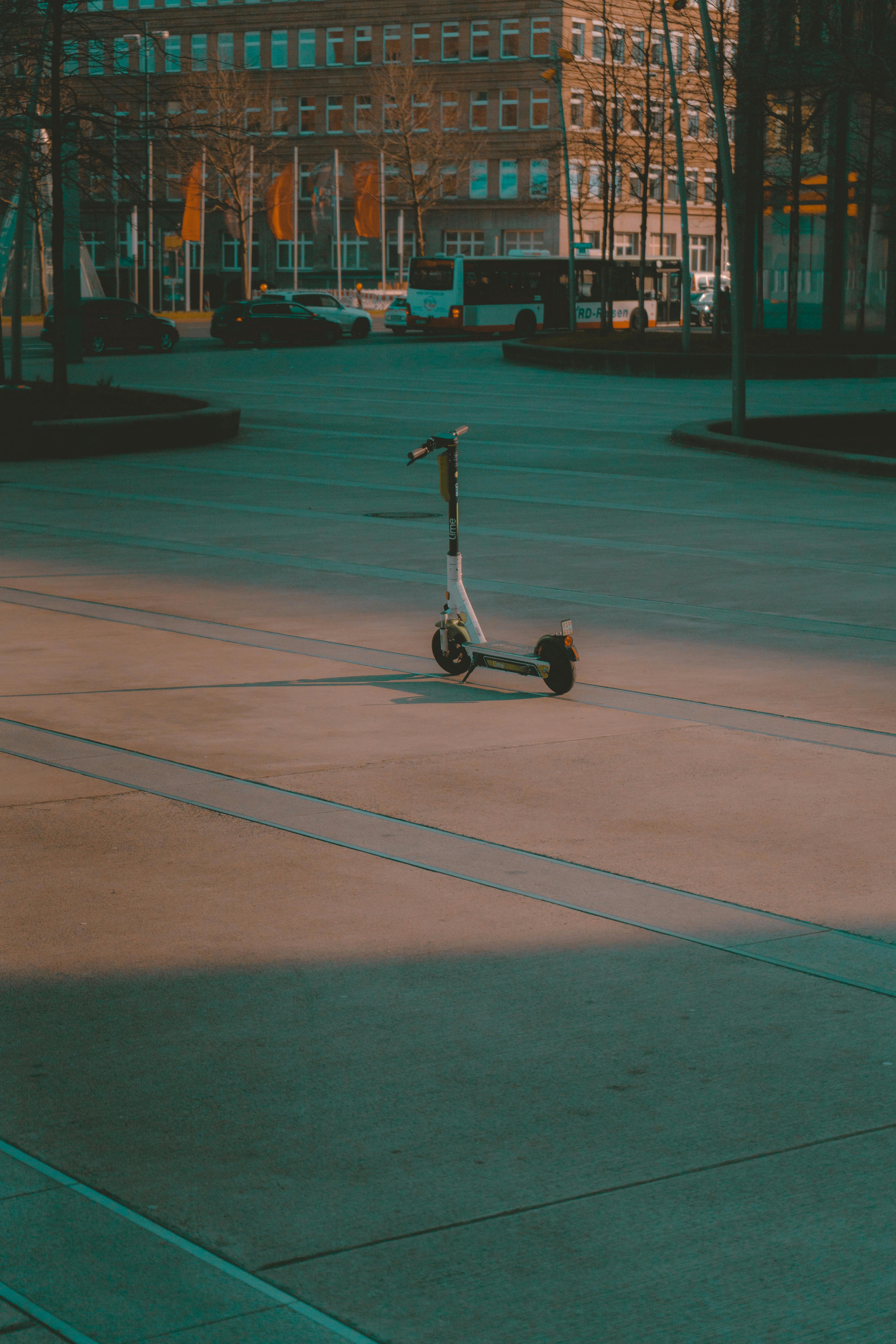 Patinete eléctrico ilustrando fallo de acelerador